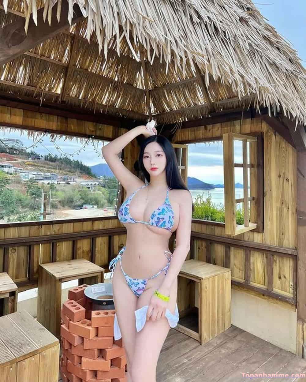 Ảnh gái mặc bikini thả dáng 12