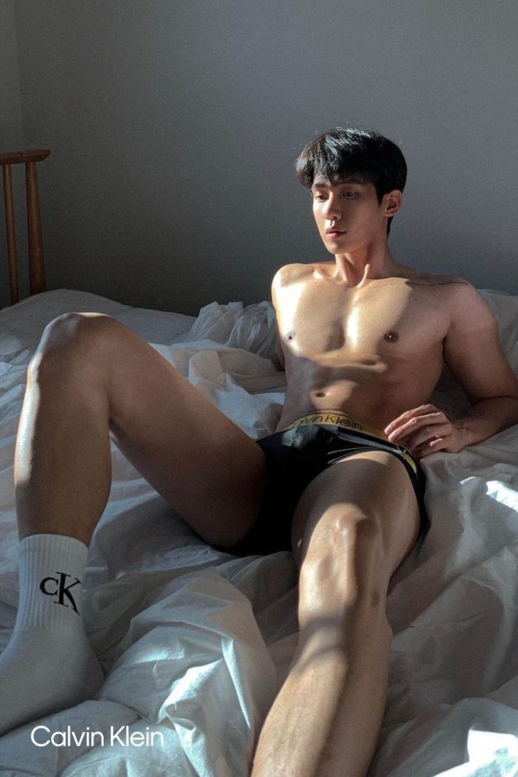 Ảnh trai 6 múi khoe body 4