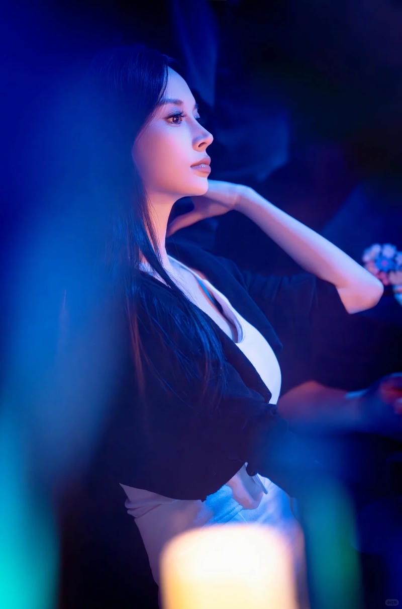 ảnh gái đi bar 45