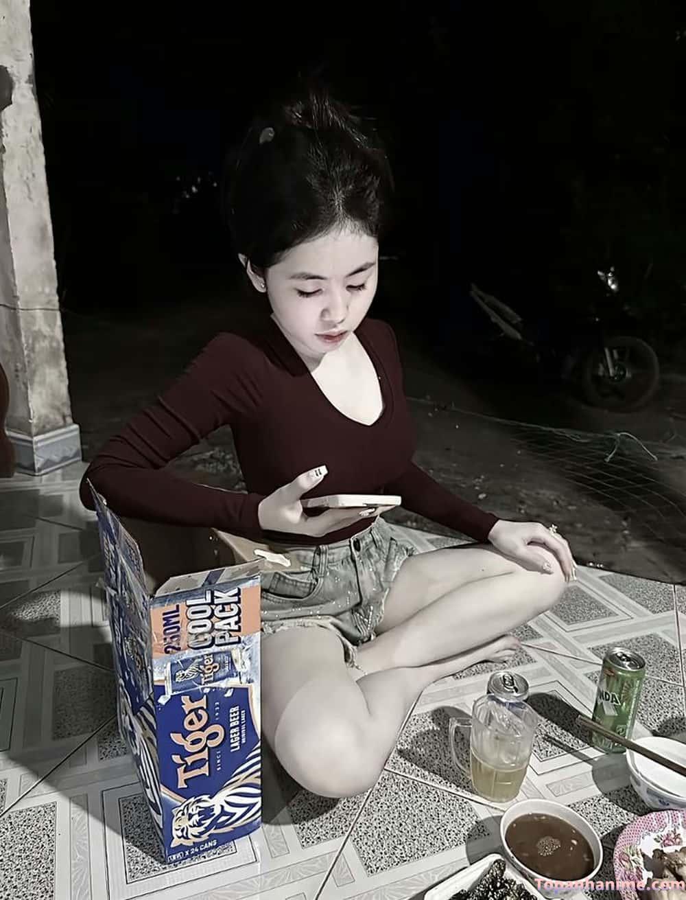 ảnh con gái uống bia 4