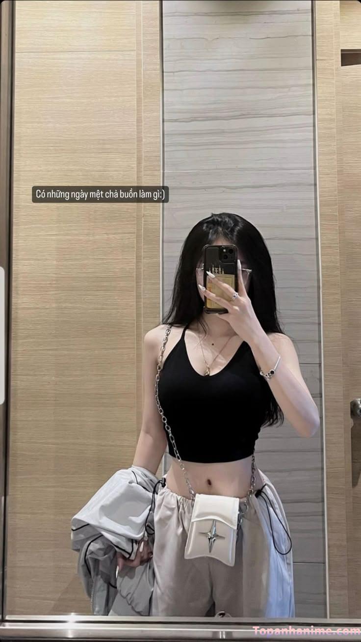 Ảnh gái xinh che mặt bằng điện thoại 8