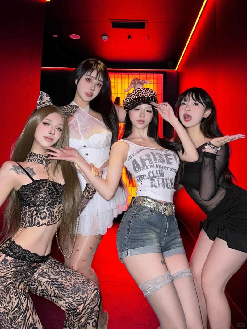 ảnh gái đi bar 51