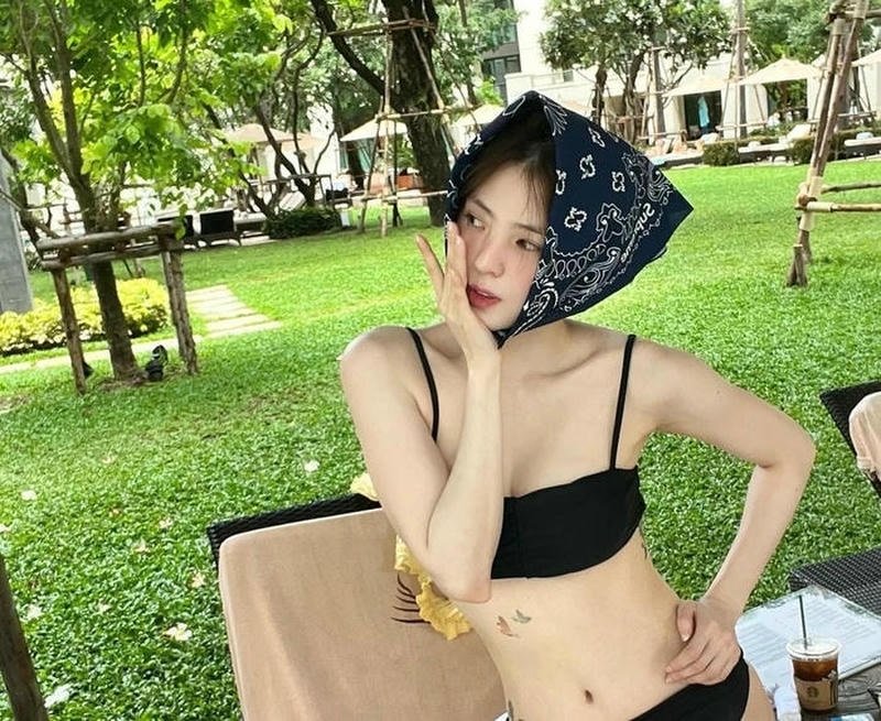 Han So Hee bikini 16