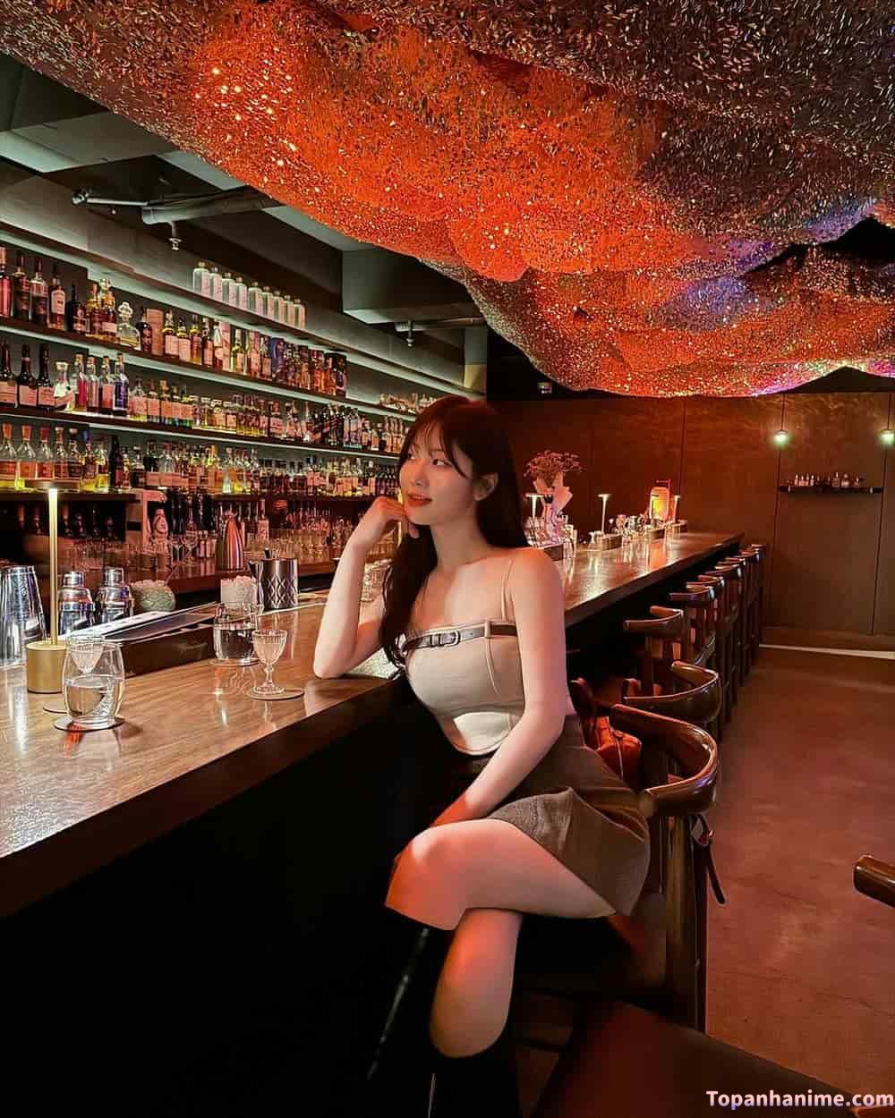 ảnh gái đi bar 29