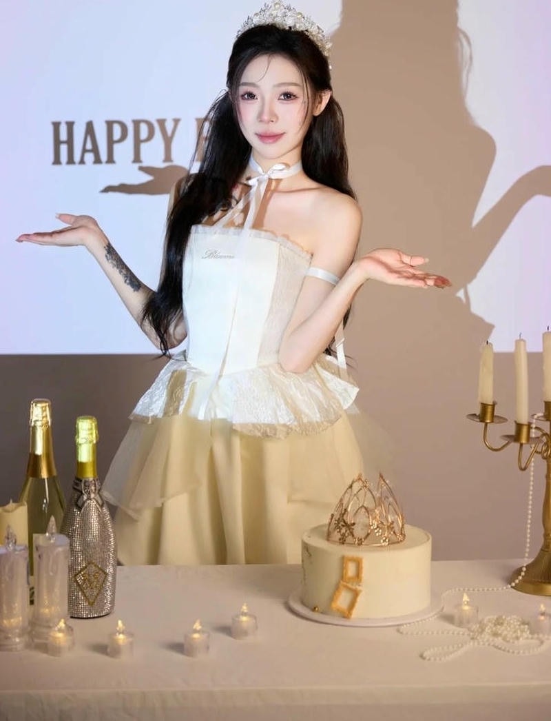 ảnh gái xinh chúc mừng sinh nhật 55