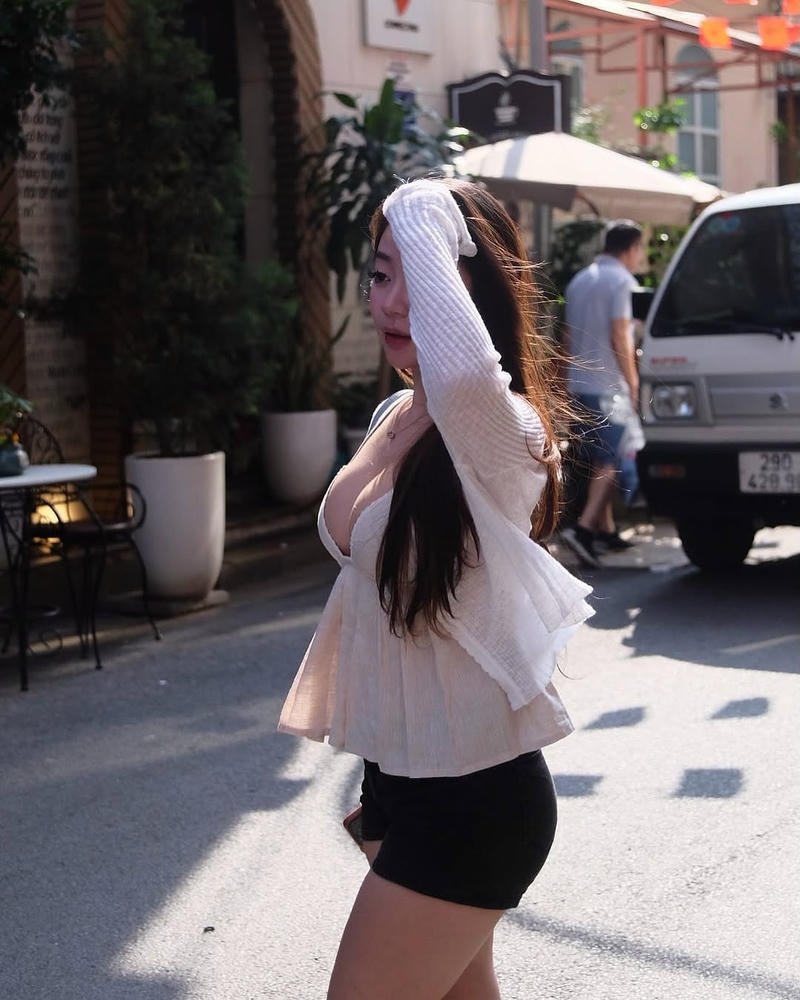 ảnh khe vú sâu 7