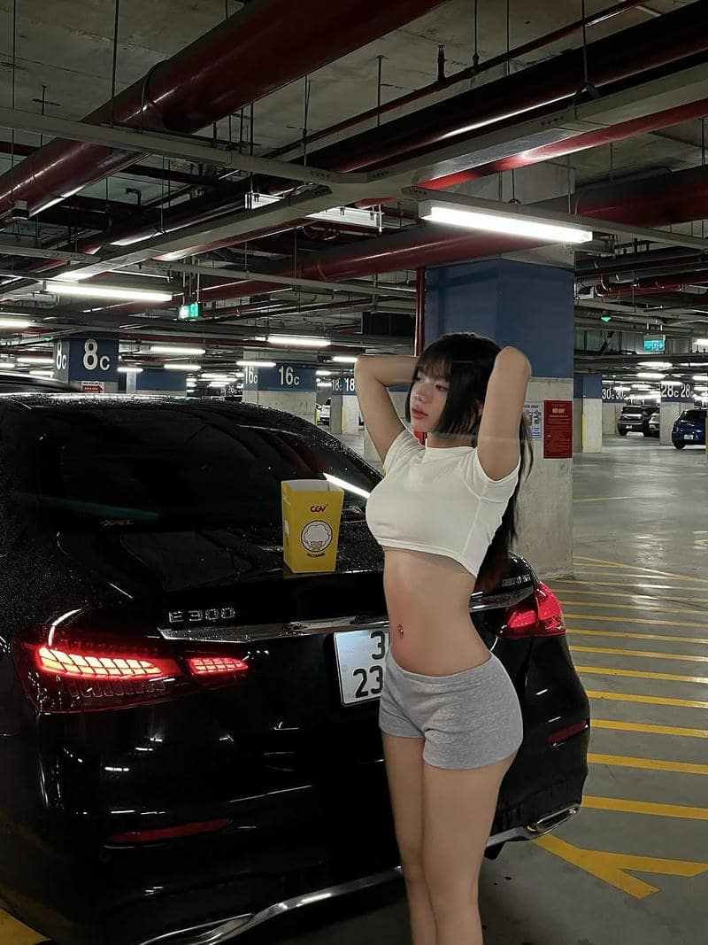 ảnh gái hở hang 38