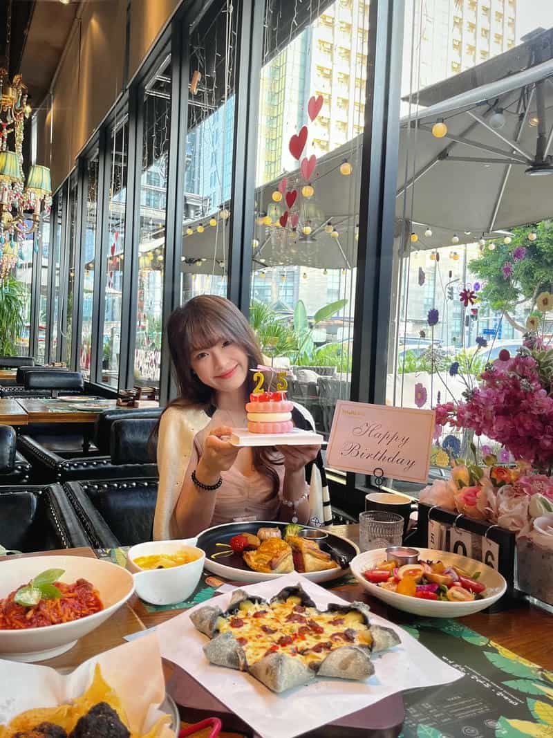 ảnh gái xinh chúc mừng sinh nhật 67