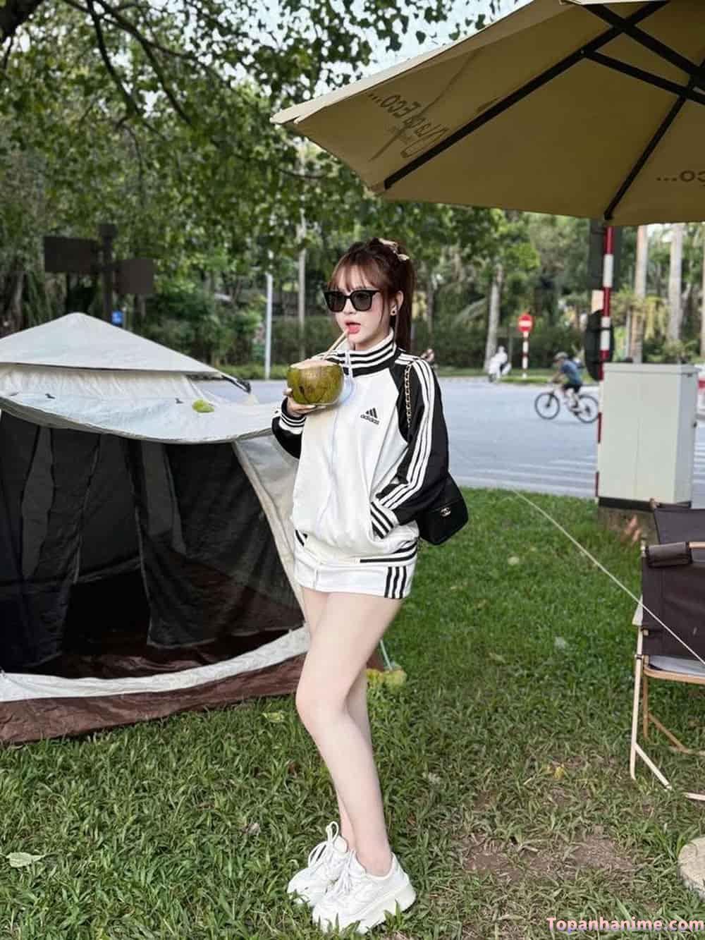 ảnh đùi con gái 19