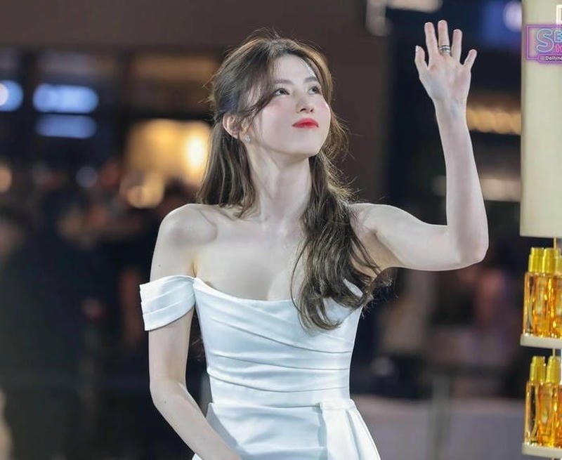 Han So Hee bikini 35