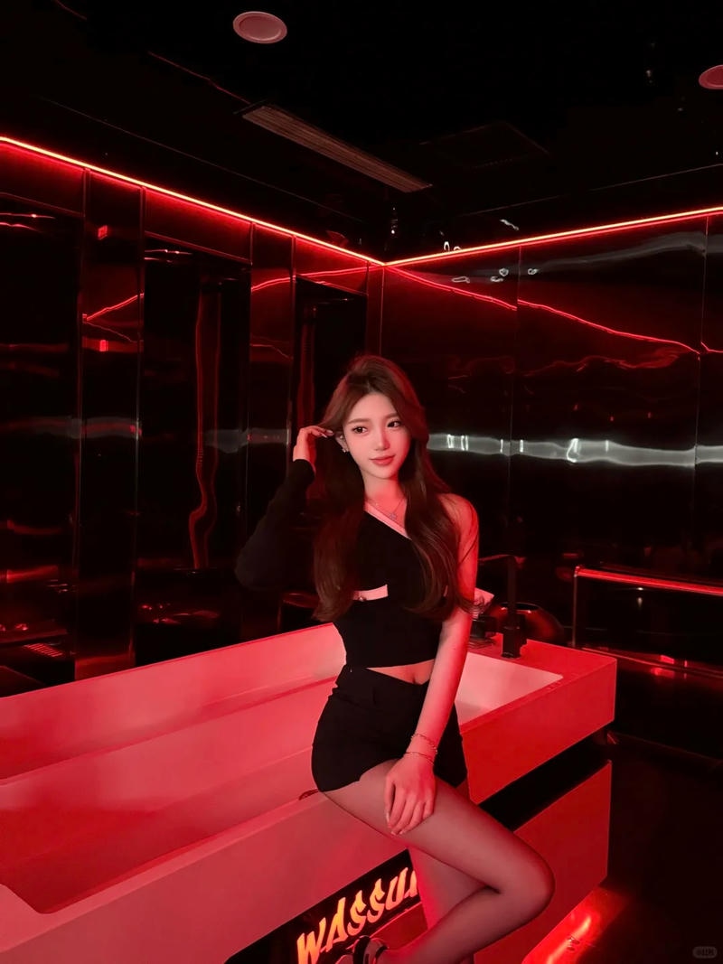 ảnh gái đi bar 74