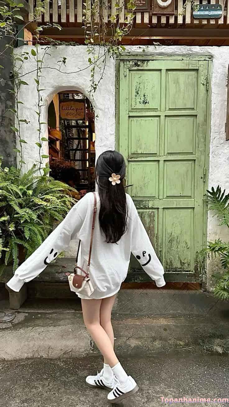 ảnh cô gái quay lưng 24