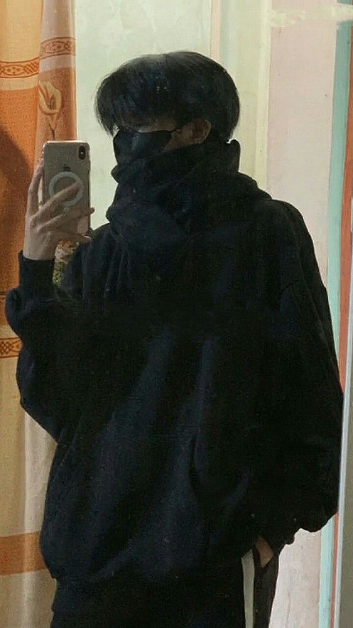 Ảnh con trai đeo khẩu trang đen 1