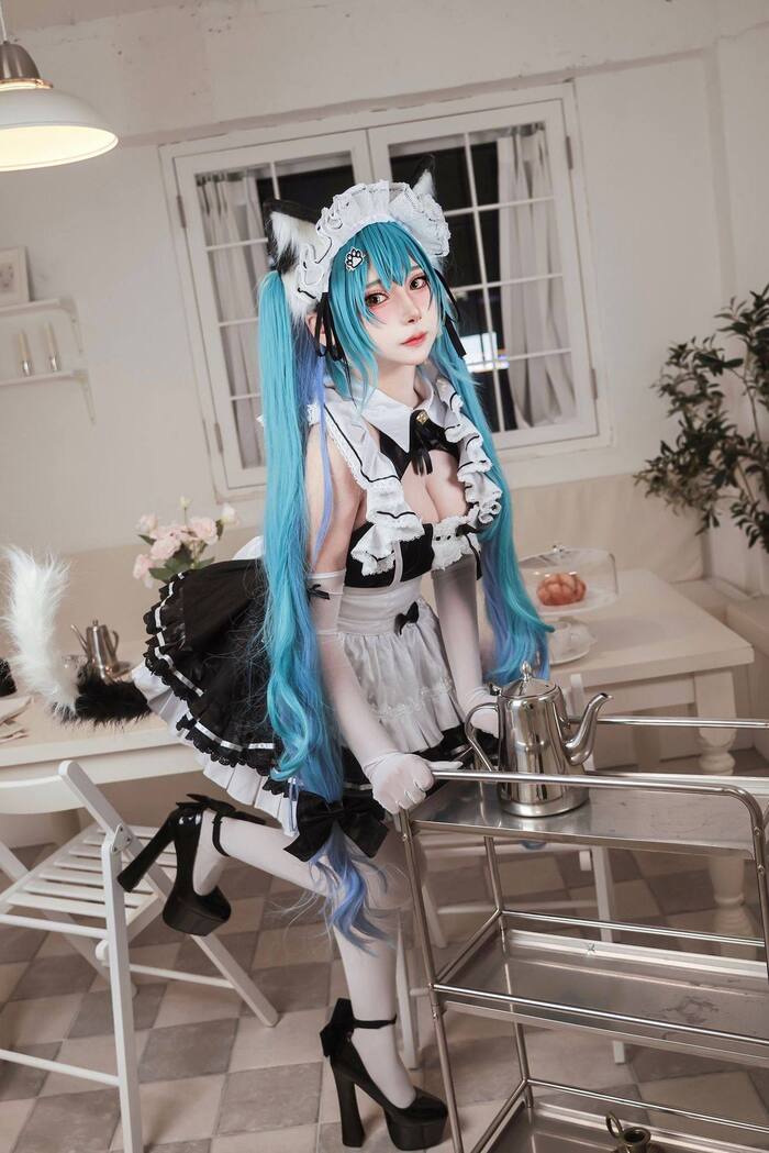 ảnh cosplay hầu gái 4