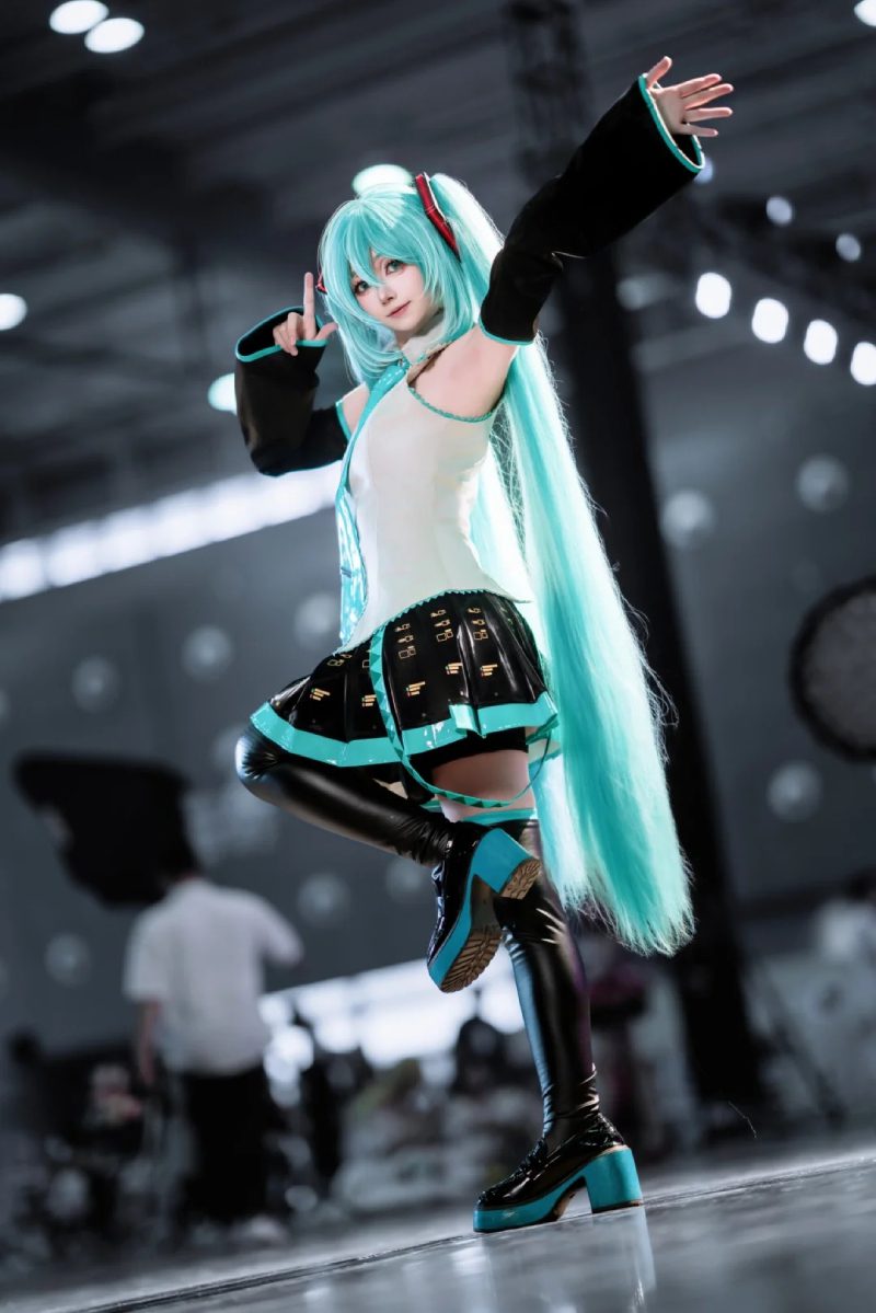 ảnh cosplay Miku Nakano 10