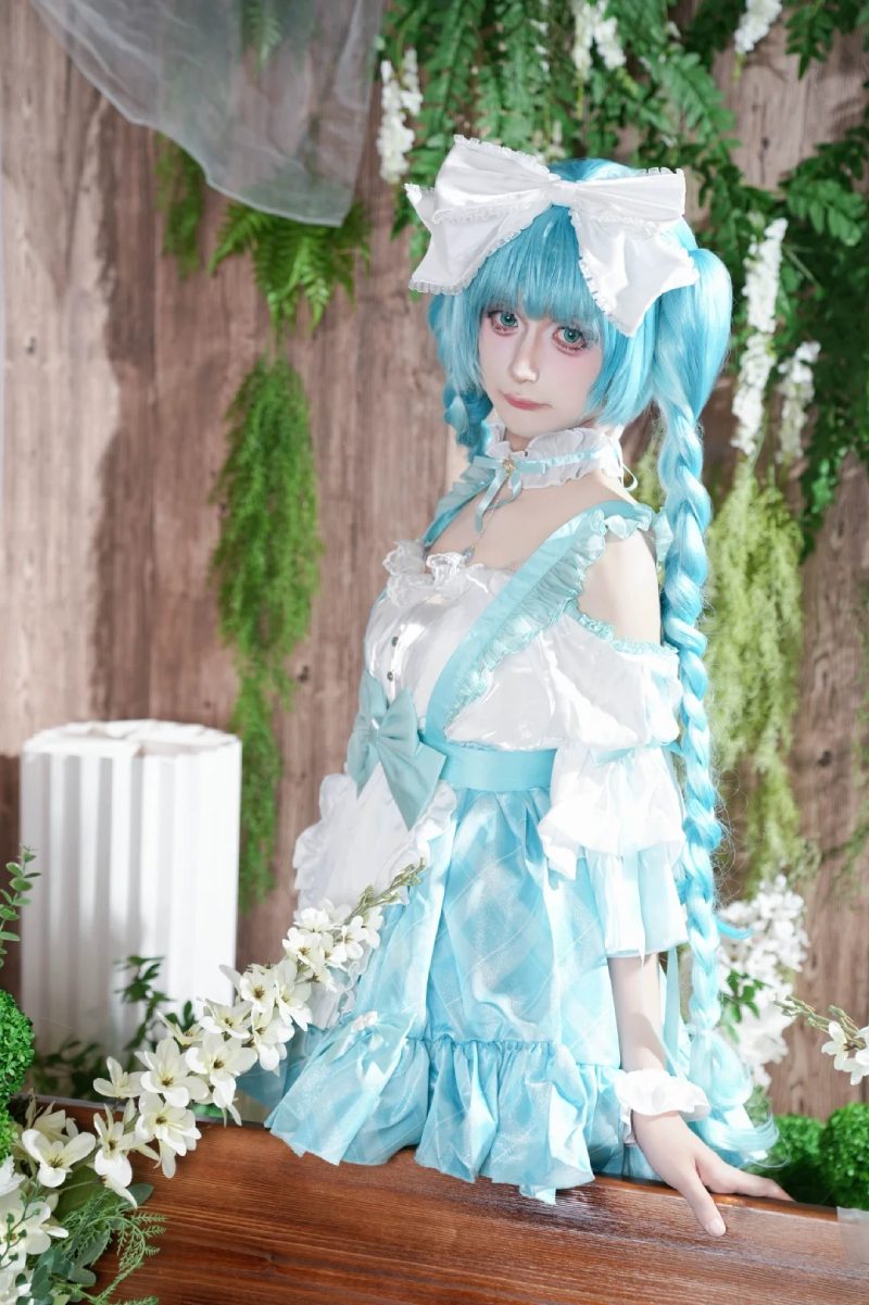 ảnh cosplay Miku Nakano 24