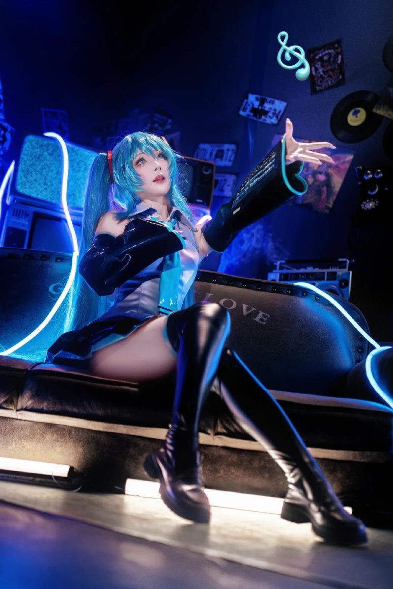 ảnh cosplay Miku Nakano 26