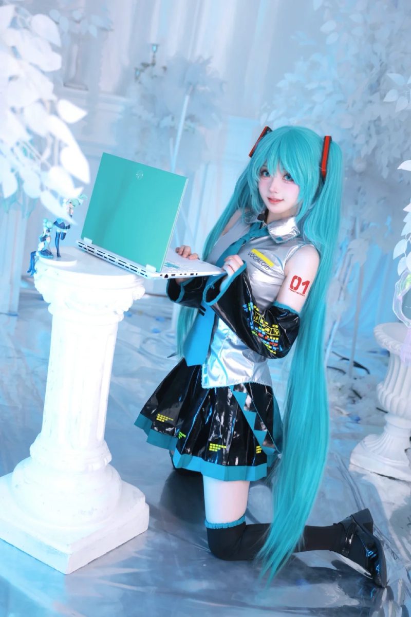 ảnh cosplay Miku Nakano 29