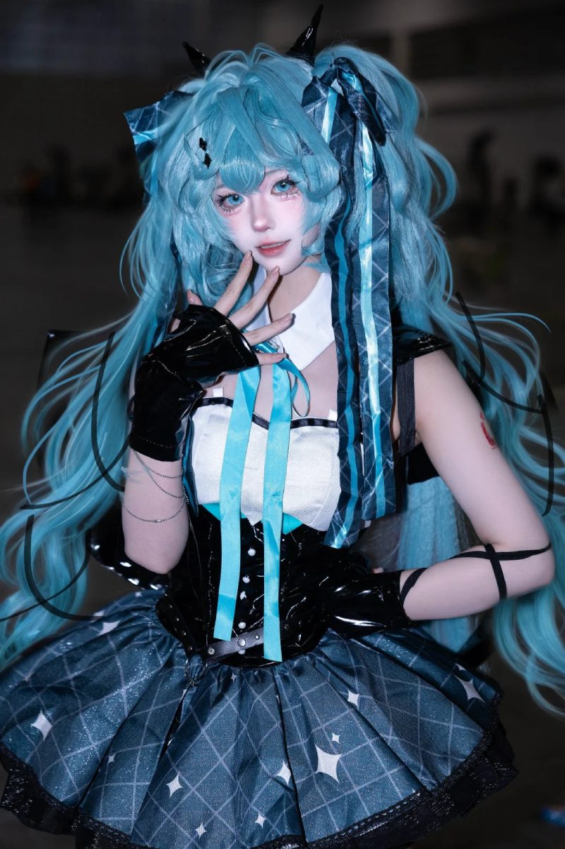 ảnh cosplay Miku Nakano 36