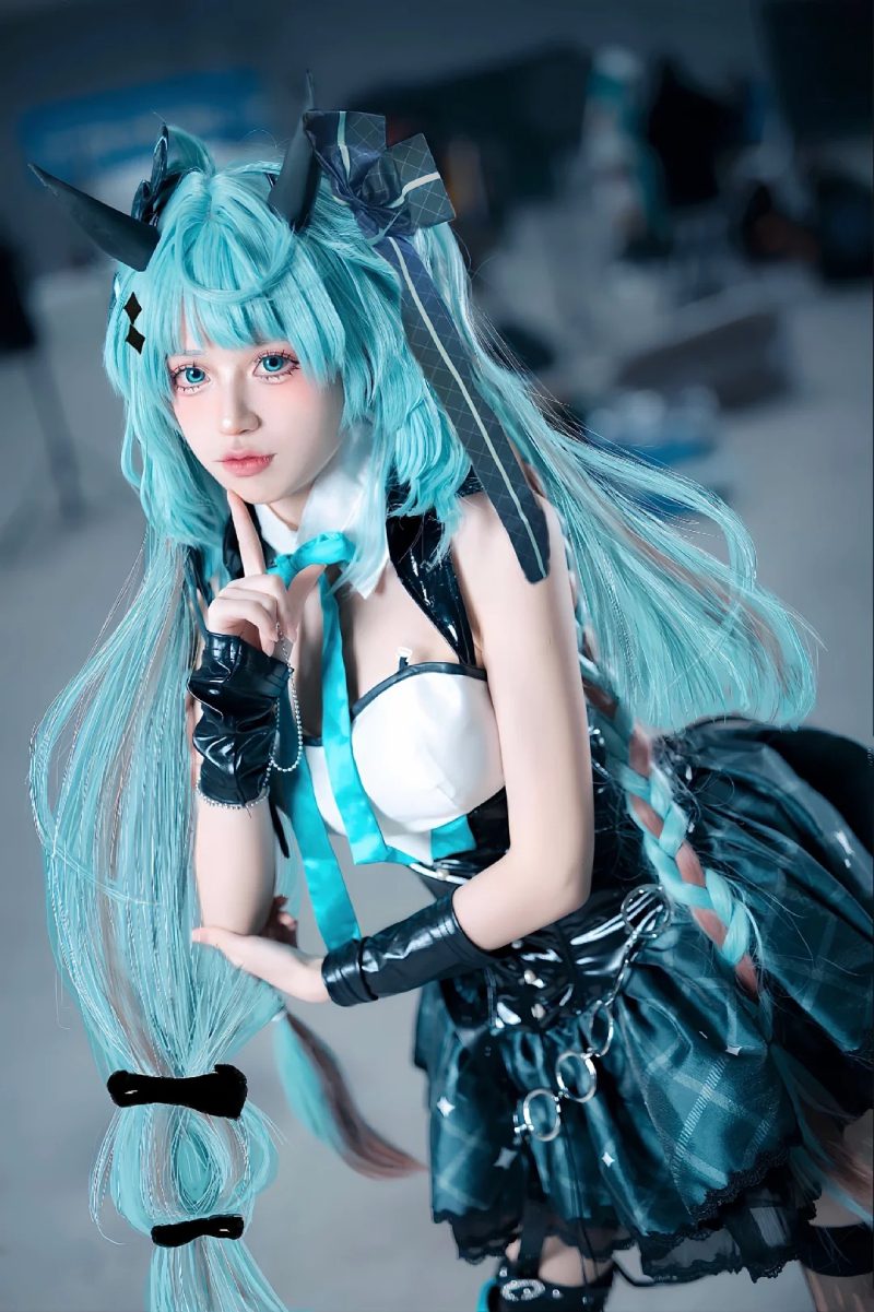 ảnh cosplay Miku Nakano 6