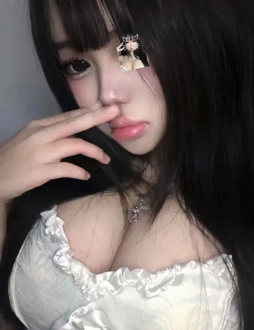 Ảnh Gái Xinh Vú To Ngực Bự 128