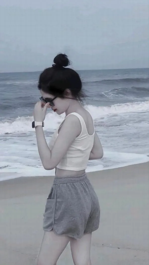 Ảnh Gái Đi Biển Che Mặt 2