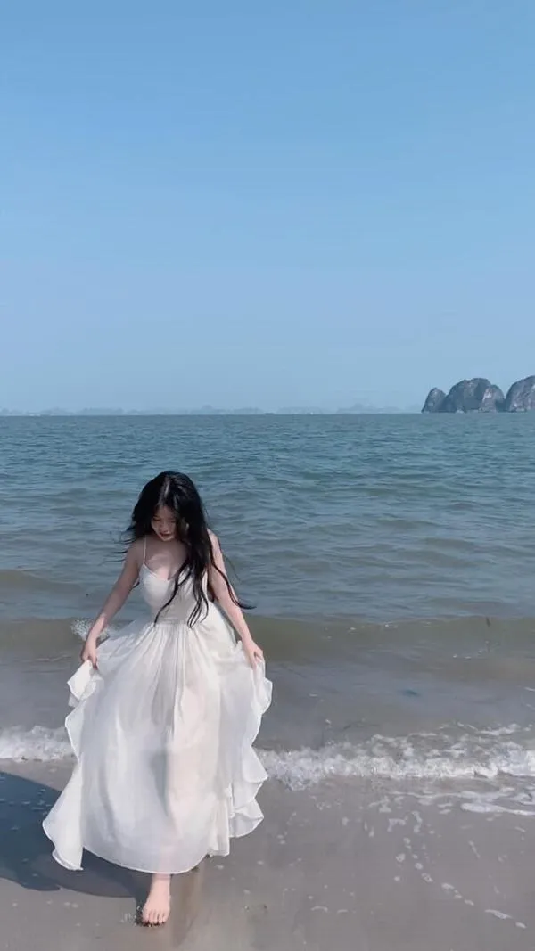 Ảnh Gái Đi Biển Che Mặt 7