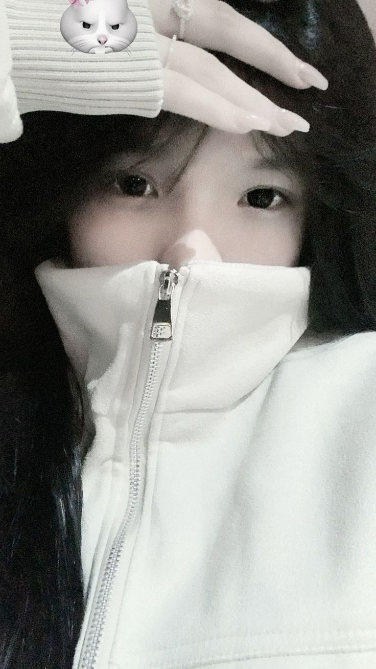 Ảnh gái xinh che mặt 9