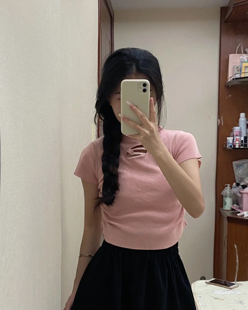 Gái Xinh Che Mặt Bằng Điện Thoại 22