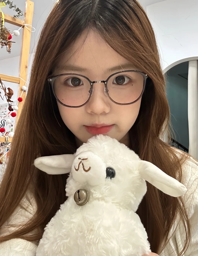 Gái Xinh Đeo Kính 32