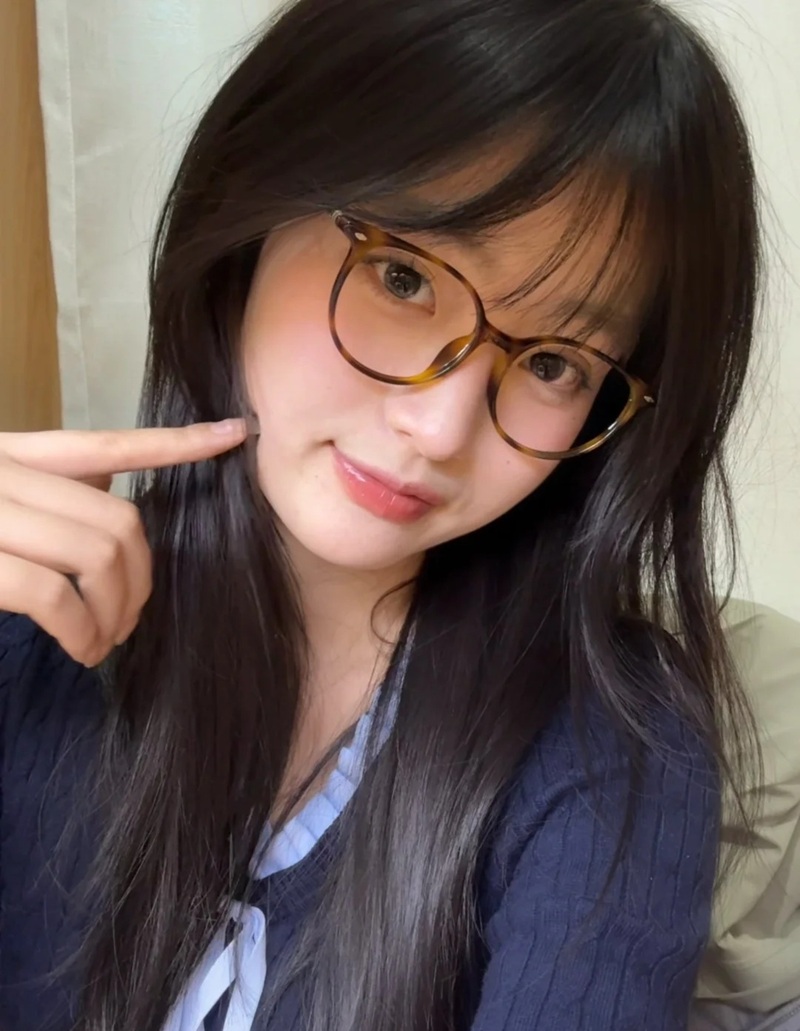 Gái Xinh Đeo Kính 15