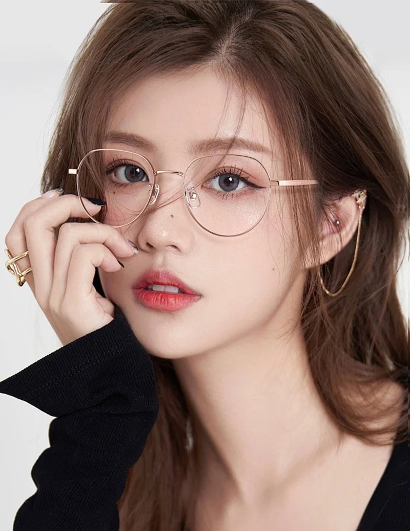 Gái Xinh Đeo Kính 11