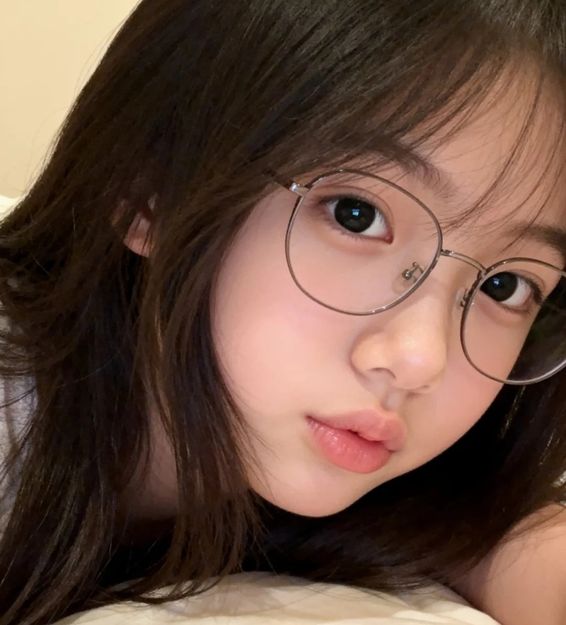 Gái Xinh Đeo Kính 7