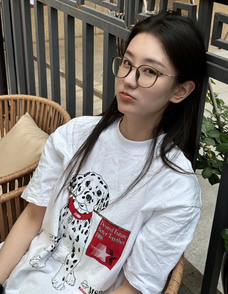 Gái Xinh Đeo Kính 2