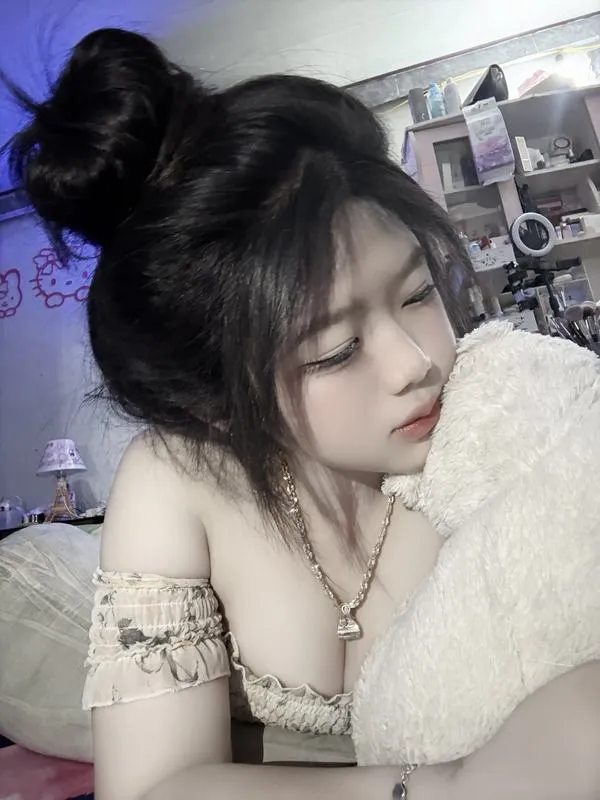 Ảnh Gái Xinh Khoe Ngực 77