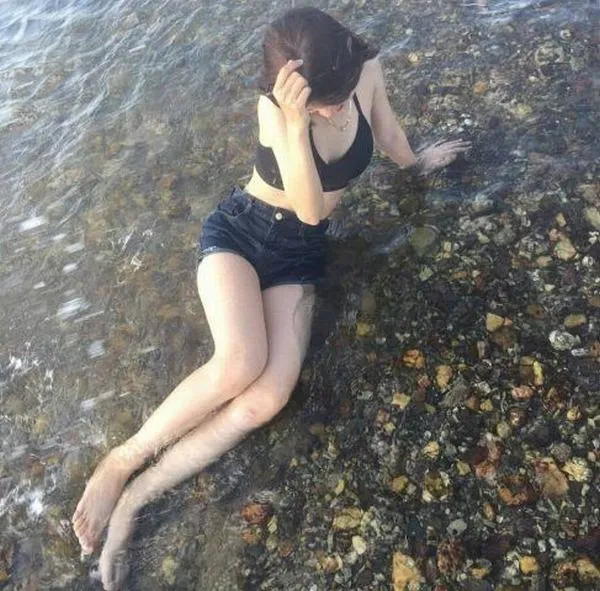 Ảnh Gái Xinh Mặc Bikini Che Mặt 42