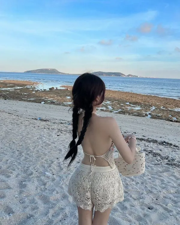 Ảnh Gái Xinh Mặc Bikini Che Mặt 61