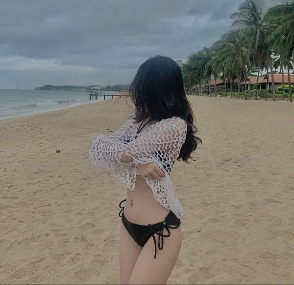 Ảnh Gái Xinh Mặc Bikini Che Mặt 25