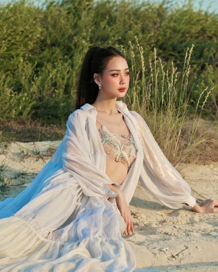 Lê Nguyễn Bảo Ngọc bikini 11