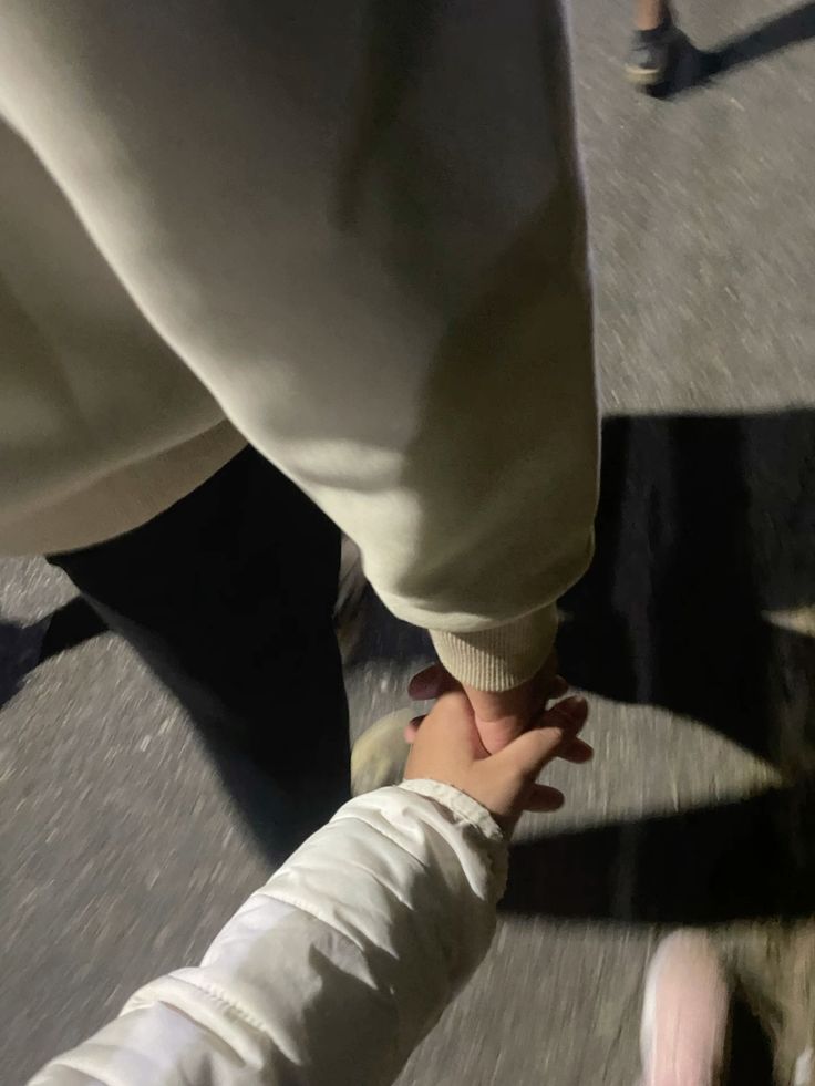 Ảnh Nắm Tay Người Yêu Thật 19