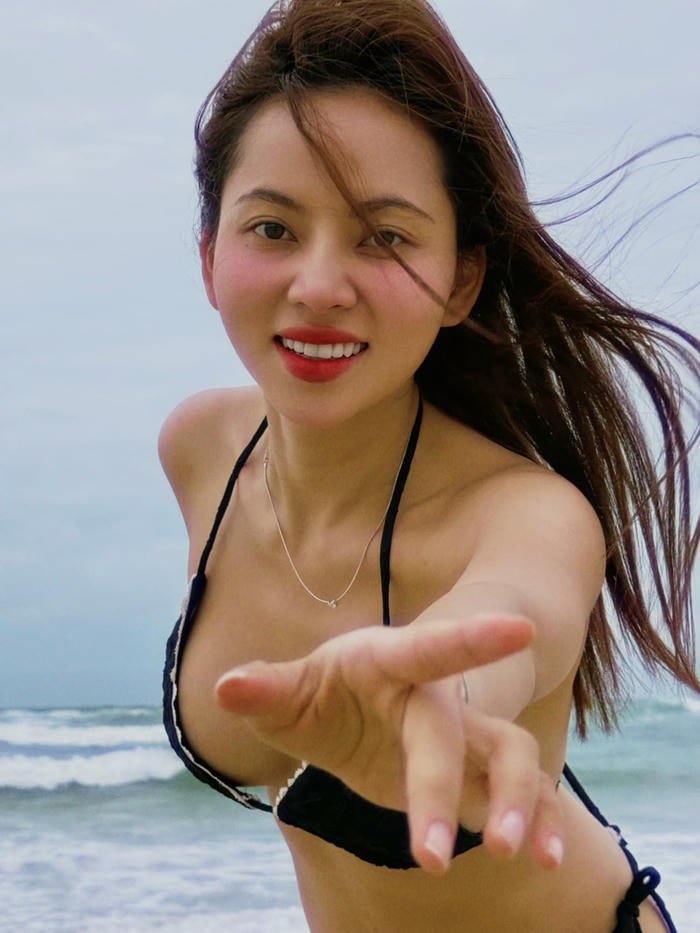 Ngô Lan Hương bikini 5