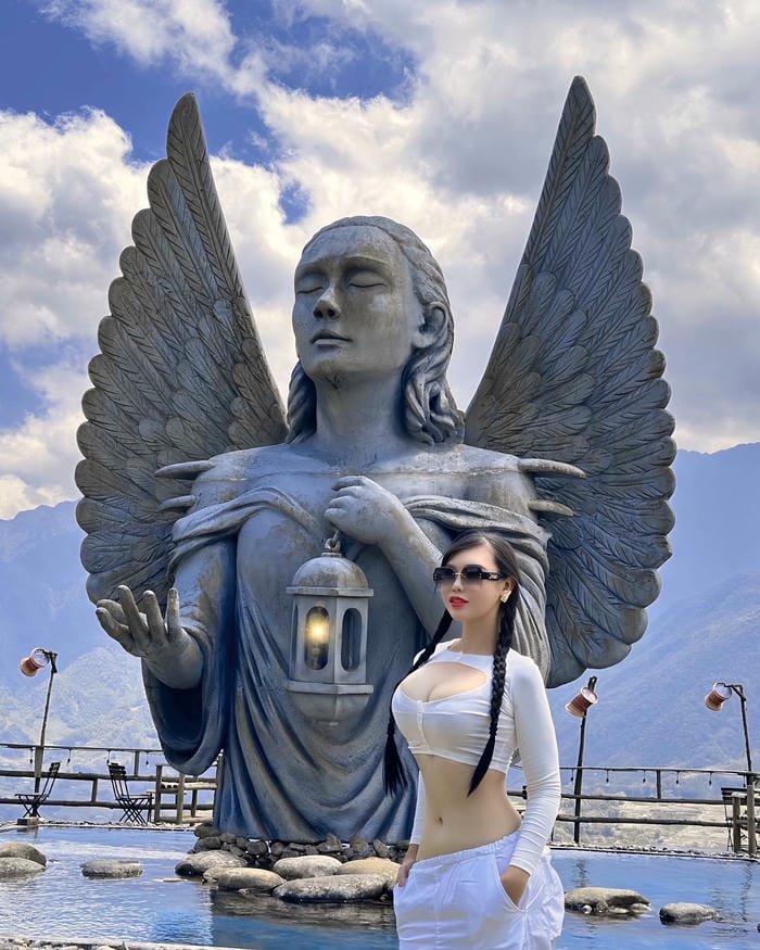 Nguyễn Ngọc Kim Thảo bikini 2