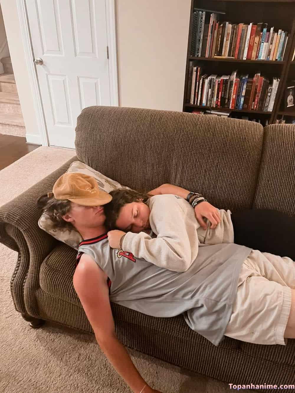 Ảnh ôm người yêu ngủ 2