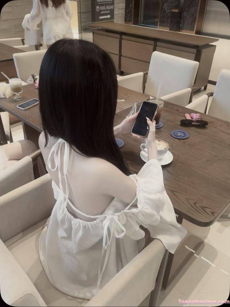 ảnh sau lưng cô gái 8