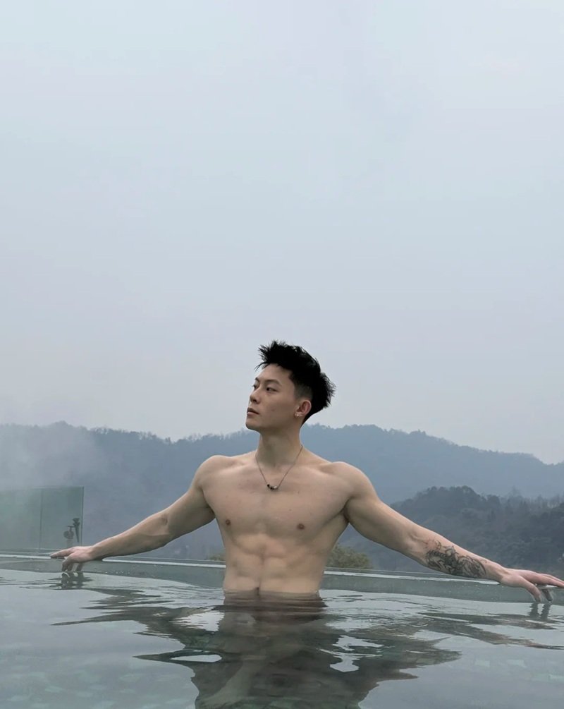 ảnh trai 6 múi 11