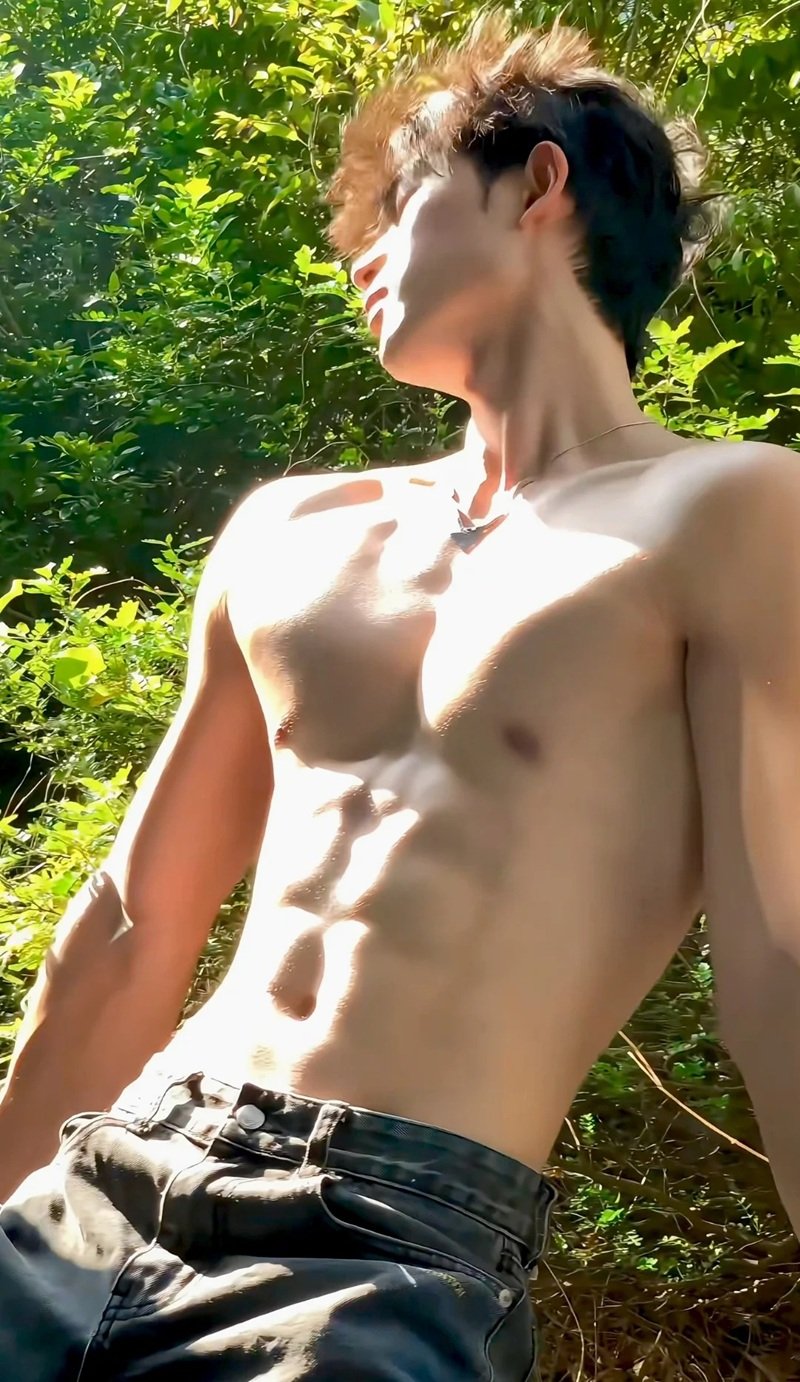 ảnh trai 6 múi 35