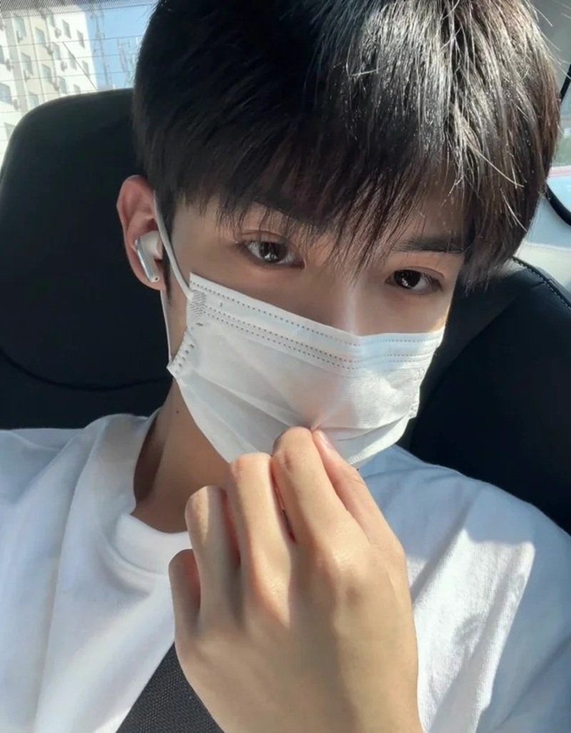 ảnh trai đẹp che mặt 16