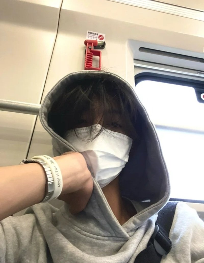 ảnh trai đẹp che mặt 3