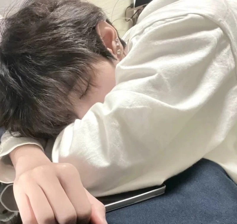 ảnh trai đẹp che mặt 5