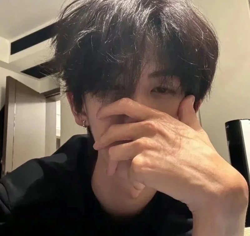 ảnh trai đẹp che mặt 41